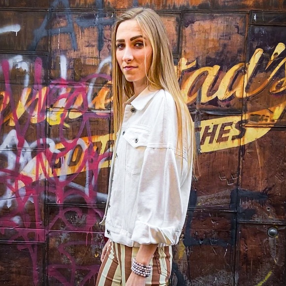 Meet your Posher, Erica - Picture 3 of 5